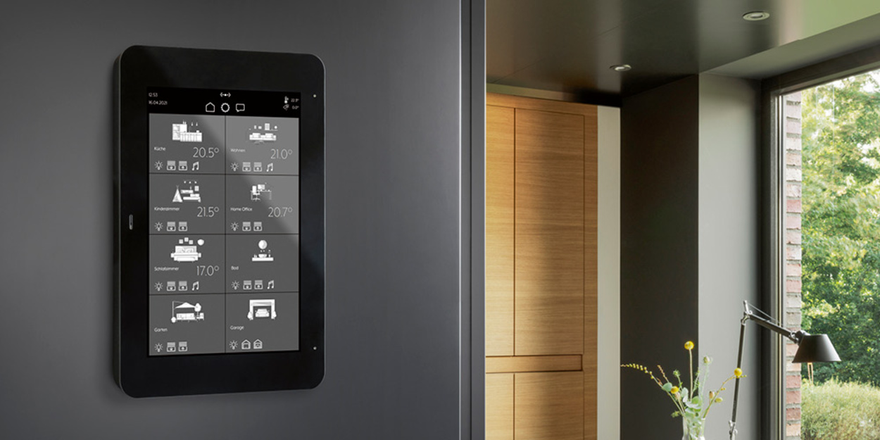 JUNG Smart Panel 8 bei Elektro Auer in Oberickelsheim