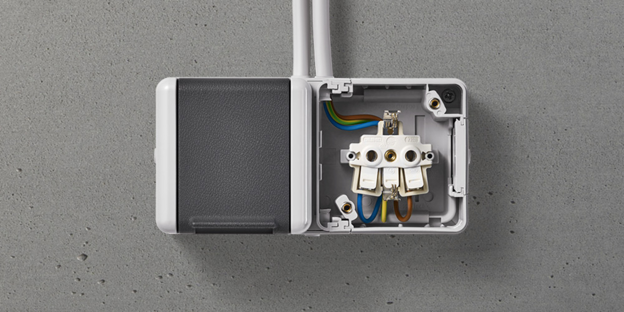 Doppelsteckdose mit Trennsteg bei Elektro Auer in Oberickelsheim