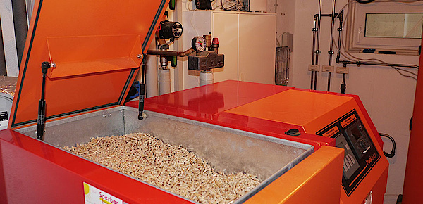 Pelletheizung bei Elektro Auer in Oberickelsheim